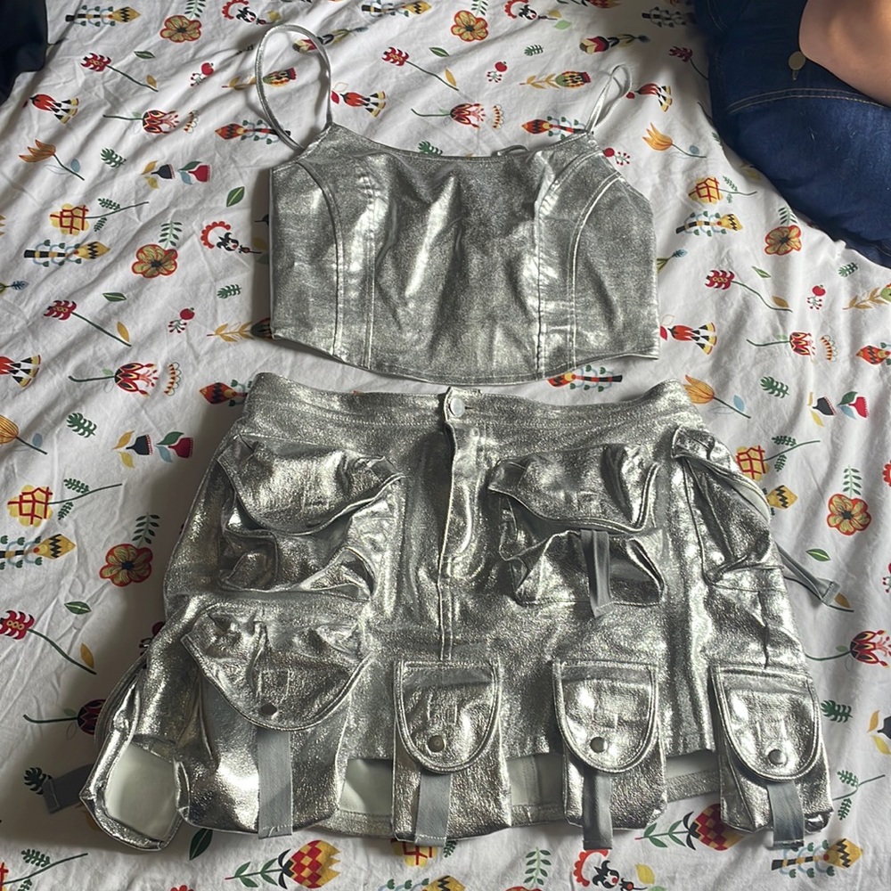 Chrome/ silver/ gray/ platinum outfit !